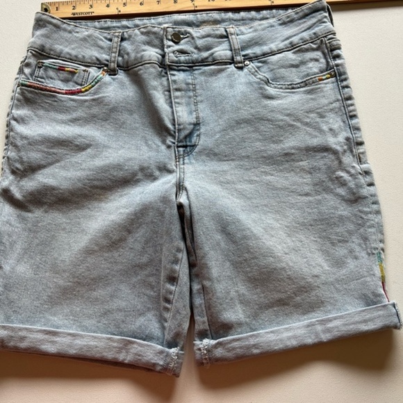 EUC Seven 7 Rainbow Piping Pride Raw Hem Jean Shorts 🌈🌈 (D2) - Picture 1 of 13